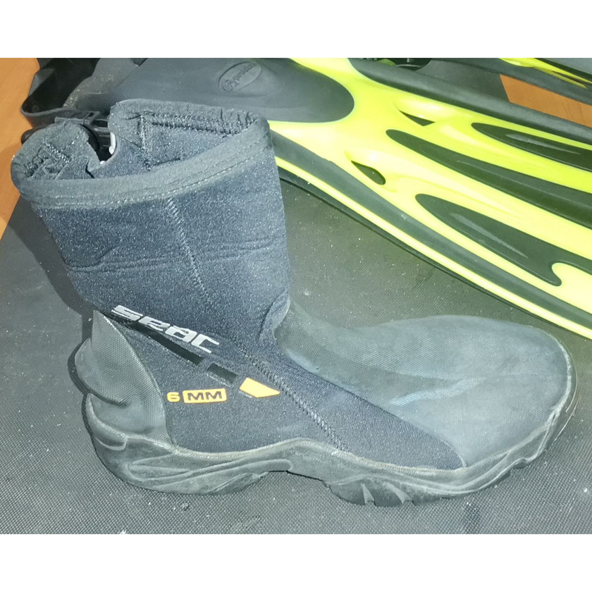 BOTOSI NEOPREN SCAFANDRU SEAC - SECOND HAND - 42-43 | Echipament BuyBack | Costume umede (WETSUIT)